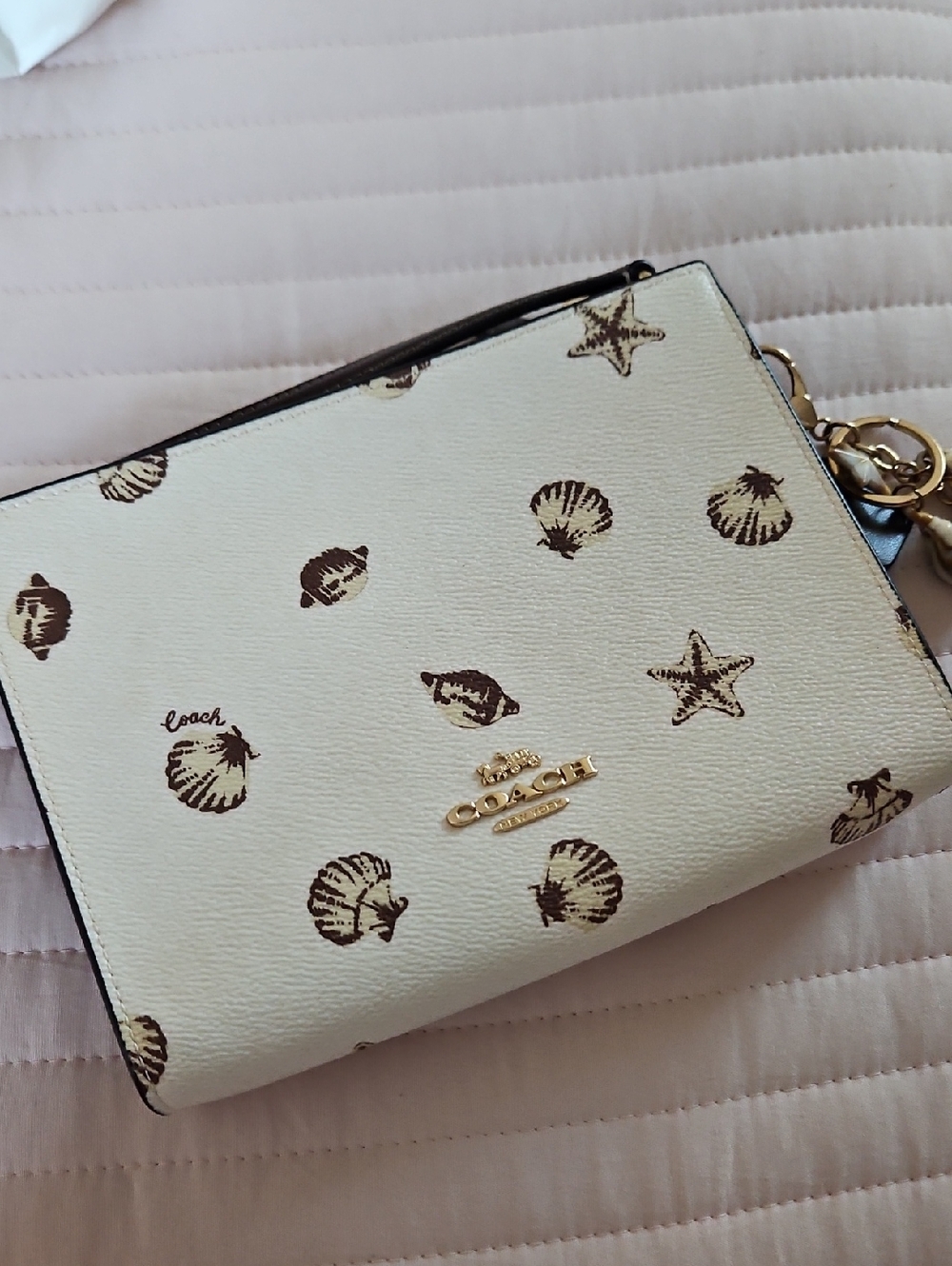 ISO Coach Cream Sea shell Slim Crossbody